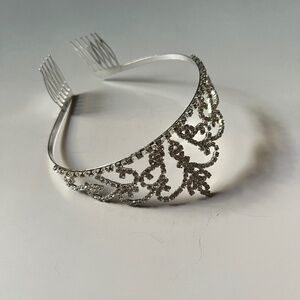 Rhinestone Princess Tiara – Silver Tone